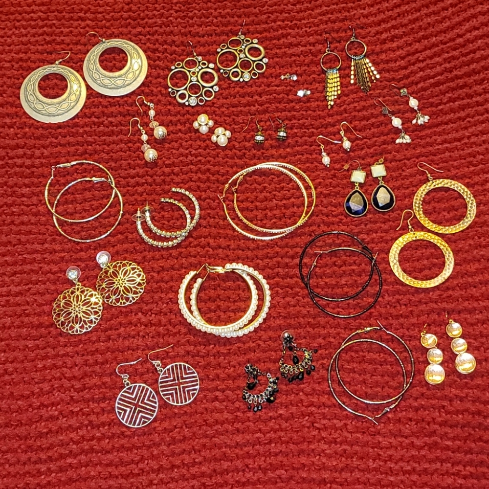 Earrings 2/$8 or 3/$11